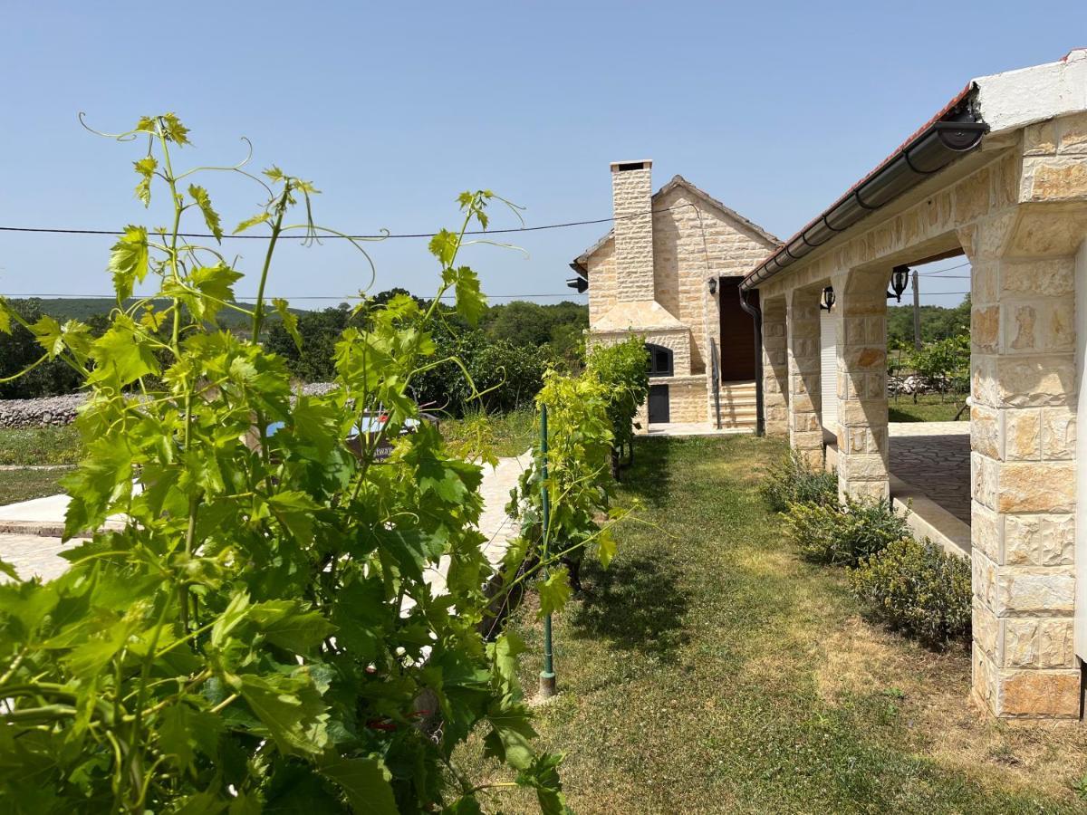 Runaway Cottage Unesic Exterior foto
